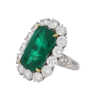 Van Cleef & Arpels Two-Tone G&PT Emerald Cluster/Halo Ring with Diamonds