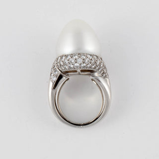 Hidalgo White Platinum Cultured Pearl Dome Ring with Pearl