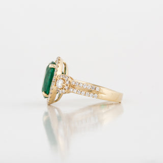 Vintage/Estate 18K Gold Emerald Cluster/Halo Ring with Diamonds