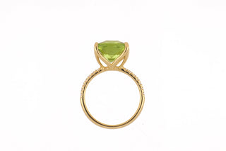 Lisa Nik 18K Gold Peridot Cocktail Ring with Diamonds