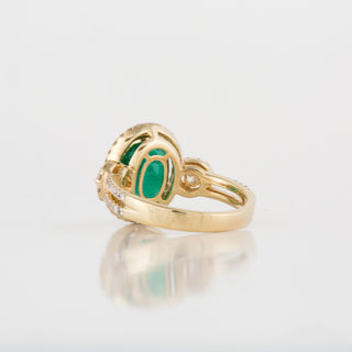 Vintage/Estate 18K Gold Emerald Cluster/Halo Ring with Diamonds