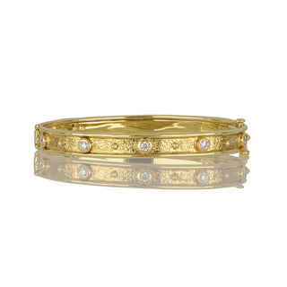 Mazza 14K Gold Hammered Diamond Bangle