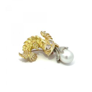 Julius Cohen 18K Gold Diamonds Brooch with Pearl