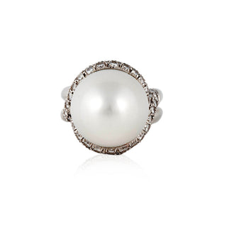 Hidalgo White Platinum Cultured Pearl Dome Ring with Pearl