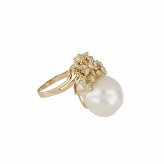 Vintage/Estate 18K Gold South Sea Pearl Cluster Ring with Diamond