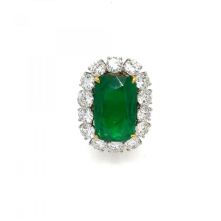 Van Cleef & Arpels Two-Tone G&PT Emerald Cluster/Halo Ring with Diamonds