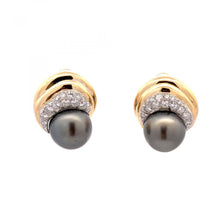 Load image into Gallery viewer, Vintage 1990s David Webb 18K Gold Tahitian Pearl Earrings
