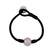 Load image into Gallery viewer, Vincent Peach &#39;Seaplicity&#39; Freshwater Pearl Leather Cord Bracelet
