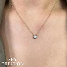 Load image into Gallery viewer, Shy Creation 14K Gold Cultured Pearl Pendant Necklace
