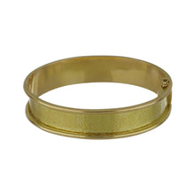 Load image into Gallery viewer, Estate Elizabeth Locke 18K Gold Bangle Bracelet
