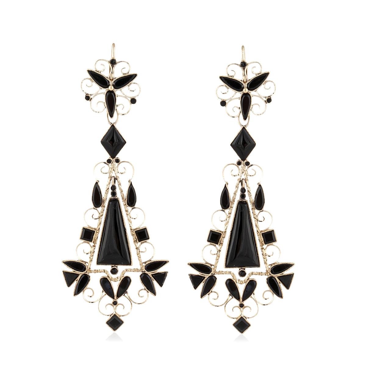 Onyx good 10K gold earrings