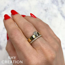 Load image into Gallery viewer, Shy Creation 14K Gold Emerald-Cut Diamond Band
