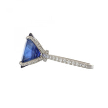 Load image into Gallery viewer, 7.92 Carat Ceylon Sapphire Platinum Ring
